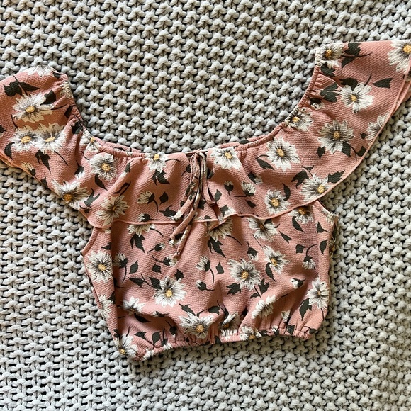 Show me Your Mumu Floral Daisy Duke Off the Shoulder Crop Top - Picture 3 of 9